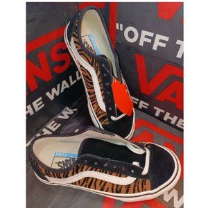 Vans Style 36 Decon Sf (Animal Stripes) Black Marshmallow Women's 6 VNOA5HYR9ZY
